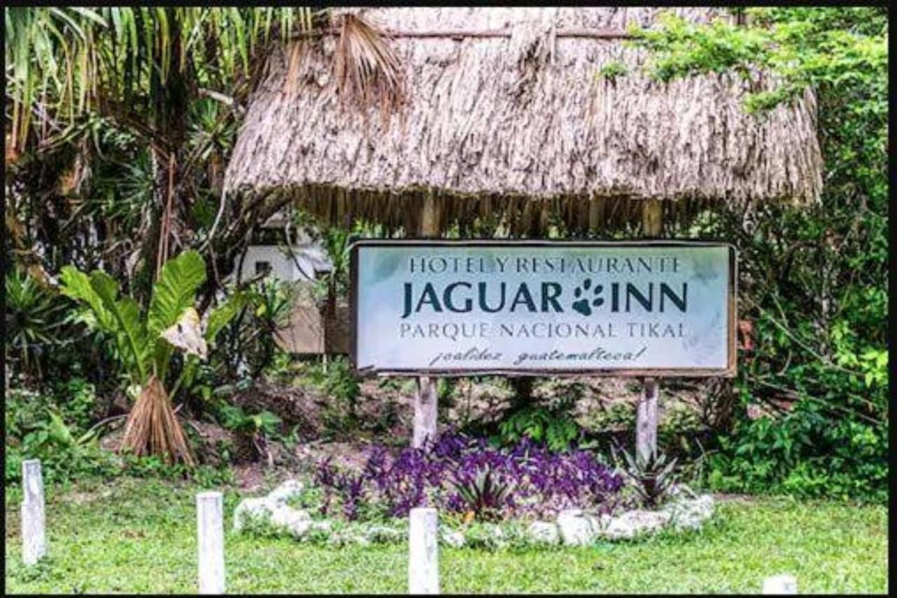 Hotel Jaguar Inn Тикал Екстериор снимка