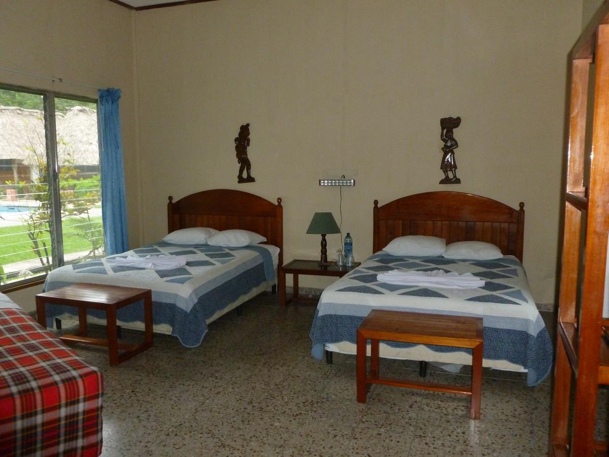 Hotel Jaguar Inn Тикал Стая снимка
